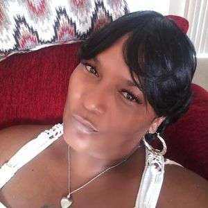 Meet your Posher, Lynell